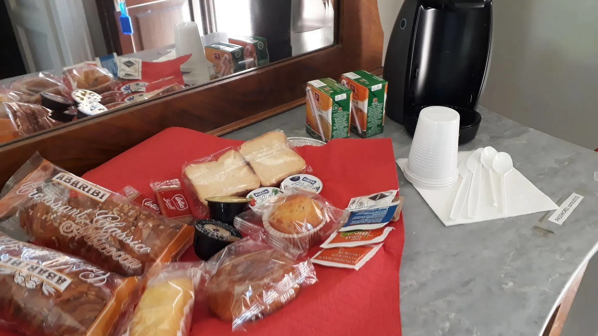 La Corte Del Poeta Hotel Buscate Guest house