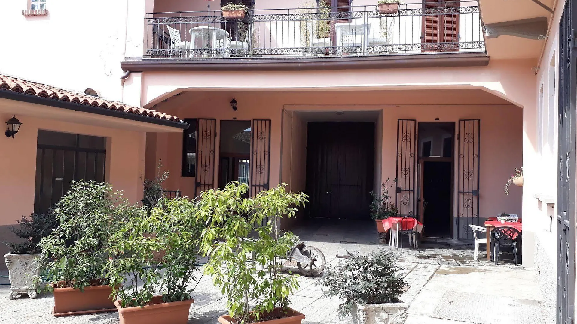 La Corte Del Poeta Hotel Buscate