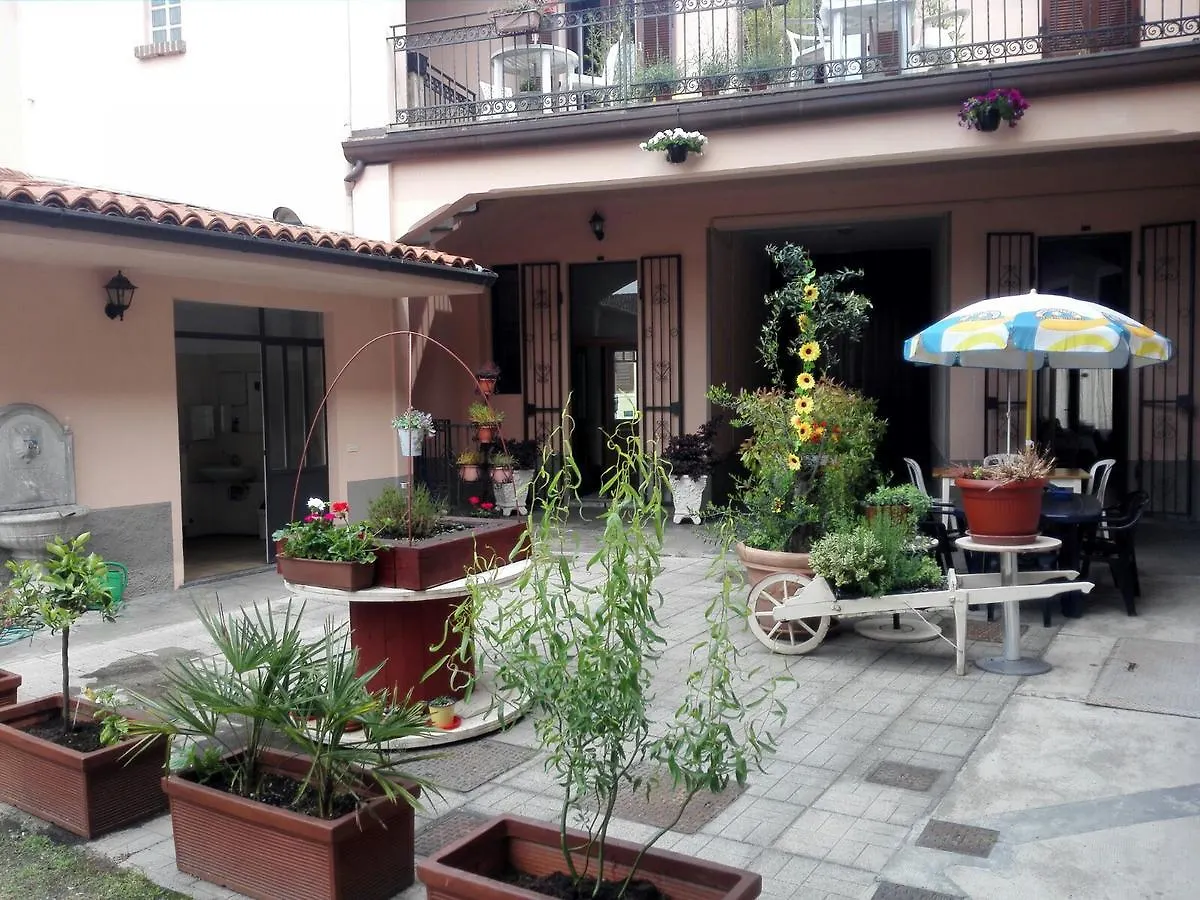 La Corte Del Poeta Hotel Buscate