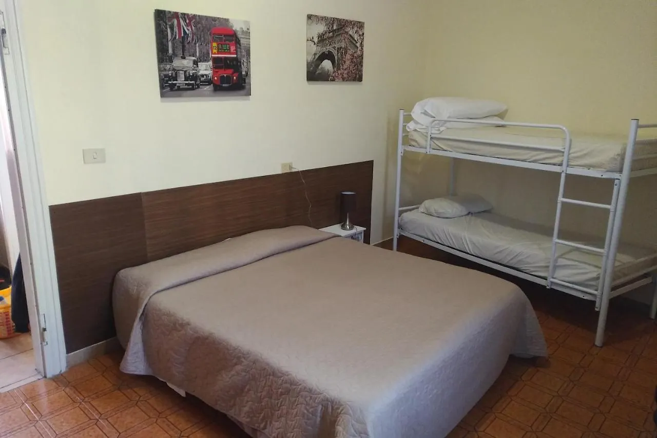 Hotel La Corte Del Poeta Buscate 2*,